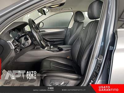 BMW Serie 5 530d 530d Touring xdrive Luxury 265cv auto Grigio usata Napoli
