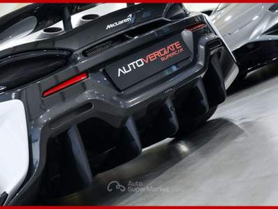 McLaren 600LT **Coupè|FULL CARBON SPEC|SPECIAL PAINT Bianco usata Vergiate