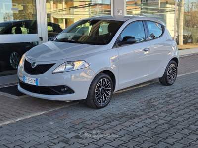 Lancia Ypsilon 5 porte GPL Ecochic Gold Grigio usata Cotignola