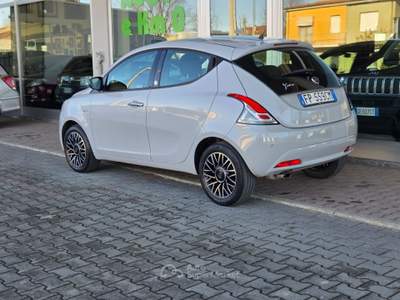 Lancia Ypsilon 5 porte GPL Ecochic Gold Grigio usata Cotignola