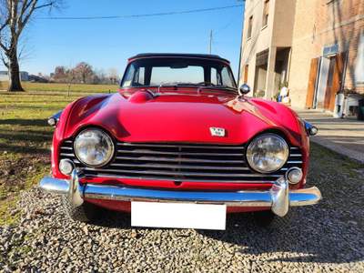 Triumph TR5 P.I. 2500cc Roadster 1968 - ISCRITTA ASI Rosso usata Castiraga Vidardo
