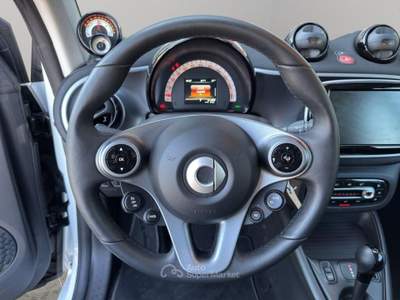 Smart ForTwo 22kW EQ Passion Bianco usata Roma