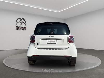 Smart ForTwo 22kW EQ Passion Bianco usata Roma