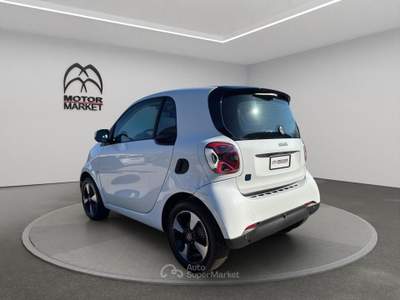 Smart ForTwo 22kW EQ Passion Bianco usata Roma