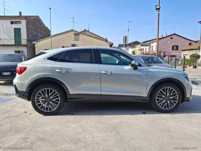 Audi Q3 Q3 SPB 35 2.0 TDI S tronic 2022 Nero usata Prato