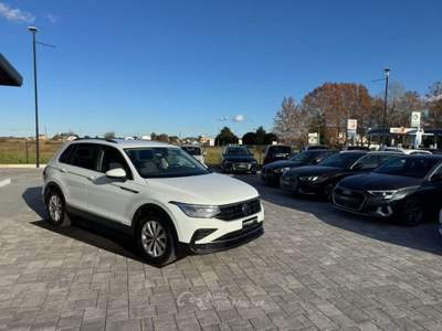 Volkswagen Tiguan 2.0 TDI SCR ANCHE PER NEOPATENTATI Bianco usata Russi