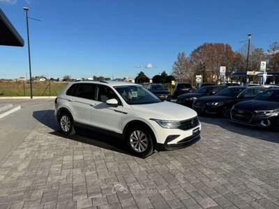 Volkswagen Tiguan 2.0 TDI SCR ANCHE PER NEOPATENTATI Bianco usata Russi