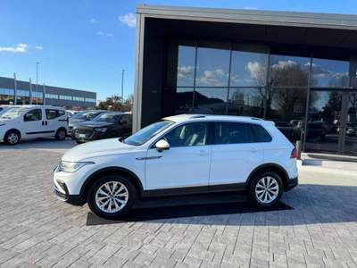 Volkswagen Tiguan 2.0 TDI SCR ANCHE PER NEOPATENTATI Bianco usata Russi