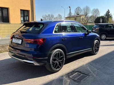Audi Q3 2.0 35 TDI S Tronic Business Advanced Blu/Azzurro usata Rovigo
