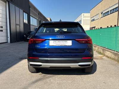 Audi Q3 2.0 35 TDI S Tronic Business Advanced Blu/Azzurro usata Rovigo