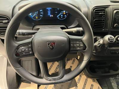 Peugeot Boxer 2.2 BLUEHDI 140 S&S 335 L2H2 Bianco usata Fornovo di Taro