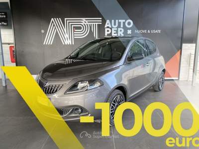 Lancia Ypsilon Ypsilon 1.0 firefly hybrid Platino s&s 70cv Grigio usata Napoli