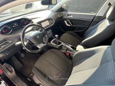 Peugeot 308 308 Active BlueHDi 100 S&S Nero usata Pordenone