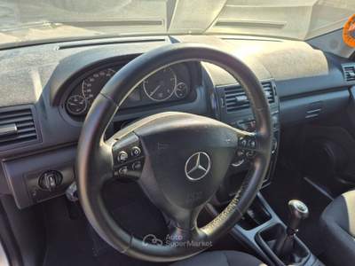 Mercedes-Benz Classe A A 160 A 160 CDI Elegance Argento usata Marano di Napoli
