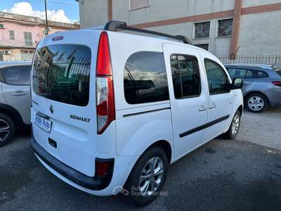 Renault Kangoo 12 MESI DI GARANZIA Bianco usata Castellammare di Stabia