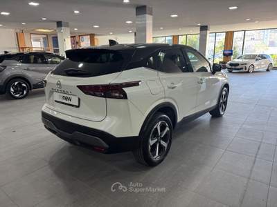 Nissan Qashqai Qashqai 1.3 mhev N-Connecta 2wd 158cv xtronic Bianco usata Pozzuoli
