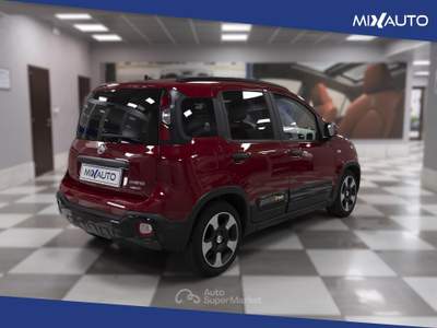 Fiat Panda Pandina Cross 1.0 Firefly Hybrid S&amp;S 70CV Rosso usata Latina
