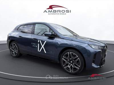 BMW iX xDrive45 Msport Pro Innovation Comfort Package Blu/Azzurro usata Corciano