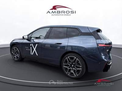 BMW iX xDrive45 Msport Pro Innovation Comfort Package Blu/Azzurro usata Corciano
