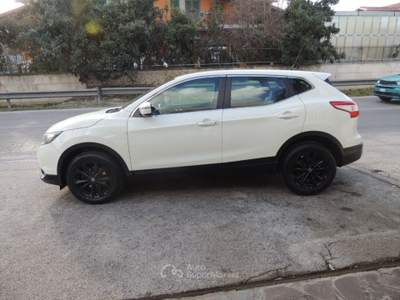 Nissan Qashqai 1.6 dCi 4WD Acenta Premium Bianco usata Quarto