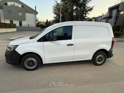 Renault Kangoo RENAULT KANGOO  VETT. FURGONATA DCI 95 VAN Bianco usata Altamura