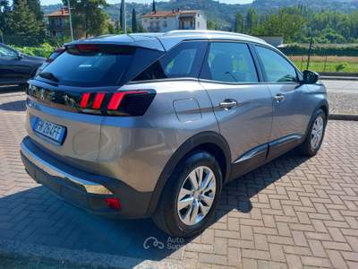 Peugeot 3008 3008 1.6 bluehdi Active s Argento usata Corciano