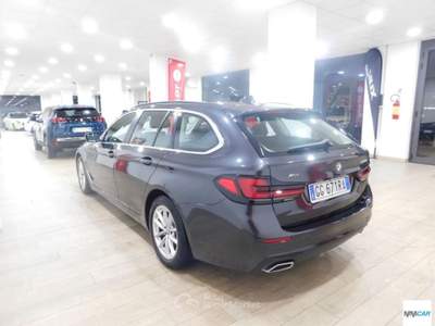 BMW Serie 5 520d 520d xDrive Business aut. Nero usata Isola del Liri