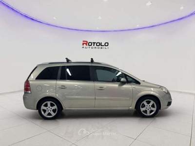 Opel Zafira Zafira 1.8 16V VVT Cosmo Beige usata Torino