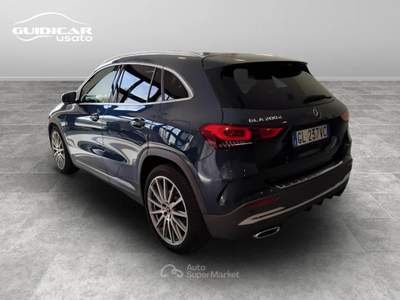 Mercedes-Benz GLA 200 D Premium 8G-DCT Blu/Azzurro usata Lucca