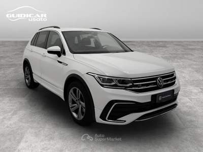 Volkswagen Tiguan 1.5 TSI ACT R-Line DSG Bianco usata Lucca