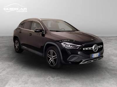 Mercedes-Benz GLA 200 D Sport Plus 8G-DCT Nero usata Lucca