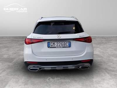 Mercedes-Benz GLC 220 d Mild hybrid Advanced 4Matic 9G-Tronic Bianco usata Lucca