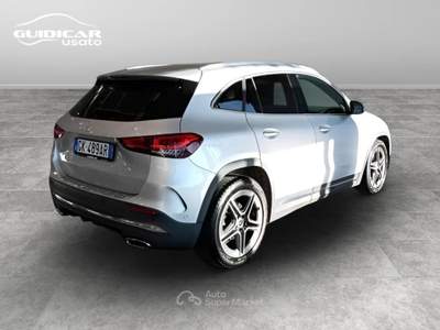 Mercedes-Benz GLA 180 D Premium 8G-DCT Argento usata Lucca