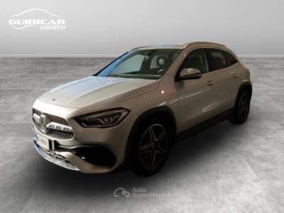 Mercedes-Benz GLA 180 D Premium 8G-DCT Argento usata Lucca