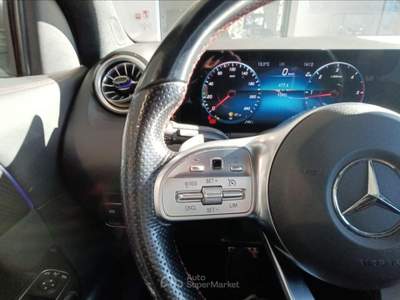 Mercedes-Benz GLA 180 D Premium 8G-DCT Argento usata Lucca