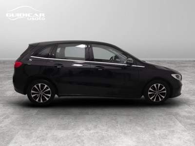 Mercedes-Benz Classe B 180 D Sport 8G-DCT Nero usata Lucca