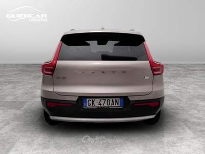 Volvo XC40 1.5 T5 Recharge Plug-in-Hybrid Core automatico Nero usata Lucca