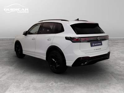 Volkswagen Tiguan 1.5 eTSI EVO ACT R-Line DSG Bianco usata Lucca