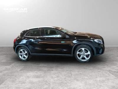 Mercedes-Benz GLA 200 D Sport 7G-DCT Nero usata Lucca