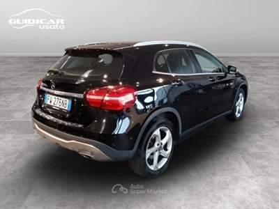 Mercedes-Benz GLA 200 D Sport 7G-DCT Nero usata Lucca