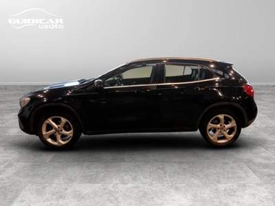Mercedes-Benz GLA 200 D Sport 7G-DCT Nero usata Lucca