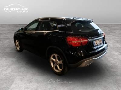 Mercedes-Benz GLA 200 D Sport 7G-DCT Nero usata Lucca