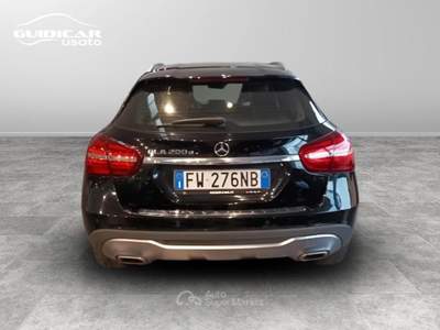 Mercedes-Benz GLA 200 D Sport 7G-DCT Nero usata Lucca
