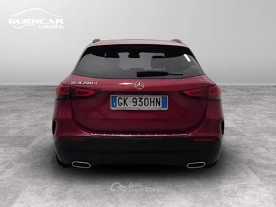 Mercedes-Benz GLA 200 D Premium 8G-DCT Rosso usata Lucca