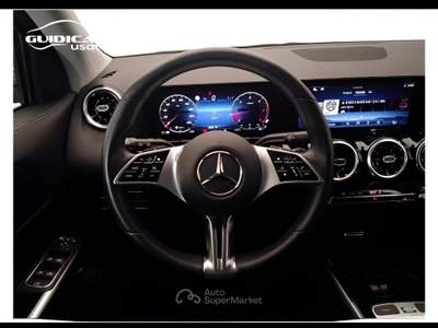 Mercedes-Benz GLA 180 D Progressive Advanced 8G-DCT Argento usata Lucca