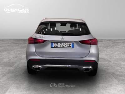 Mercedes-Benz GLA 180 D Progressive Advanced 8G-DCT Argento usata Lucca