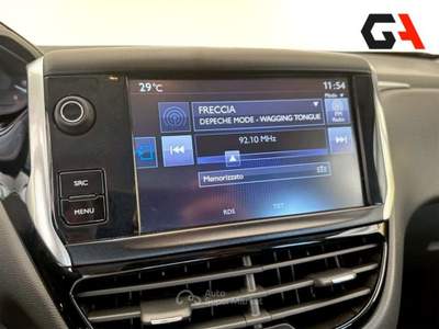 Peugeot 208 BlueHDi 75 5 porte Active Bianco usata Ercolano
