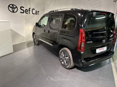 Toyota Proace Proace City Verso Electric 50kWh L1 Short 5 Posti Luxury Nero usata Milano