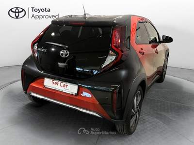 Toyota Aygo Aygo X 1.0 VVT-i 72 CV 5 porte Lounge KM 0 Rosso usata Milano