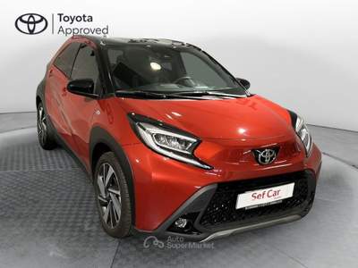 Toyota Aygo Aygo X 1.0 VVT-i 72 CV 5 porte Lounge KM 0 Rosso usata Milano